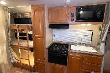 2011 Forest River Flagstaff Micro-Lite 23LB – Bunk Model Trailer - Photo 18