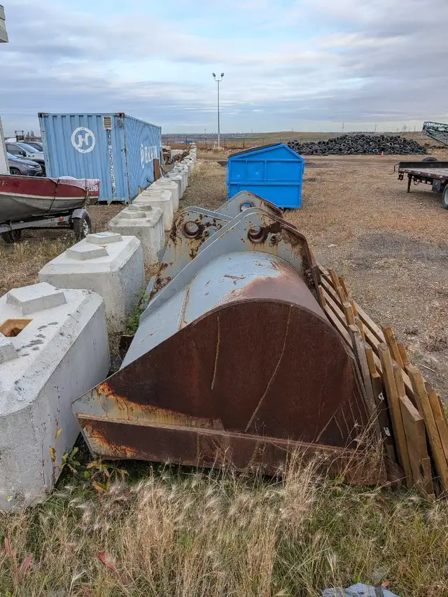 Loader bucket Attachment