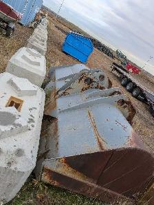 Loader bucket Attachment - Photo 2