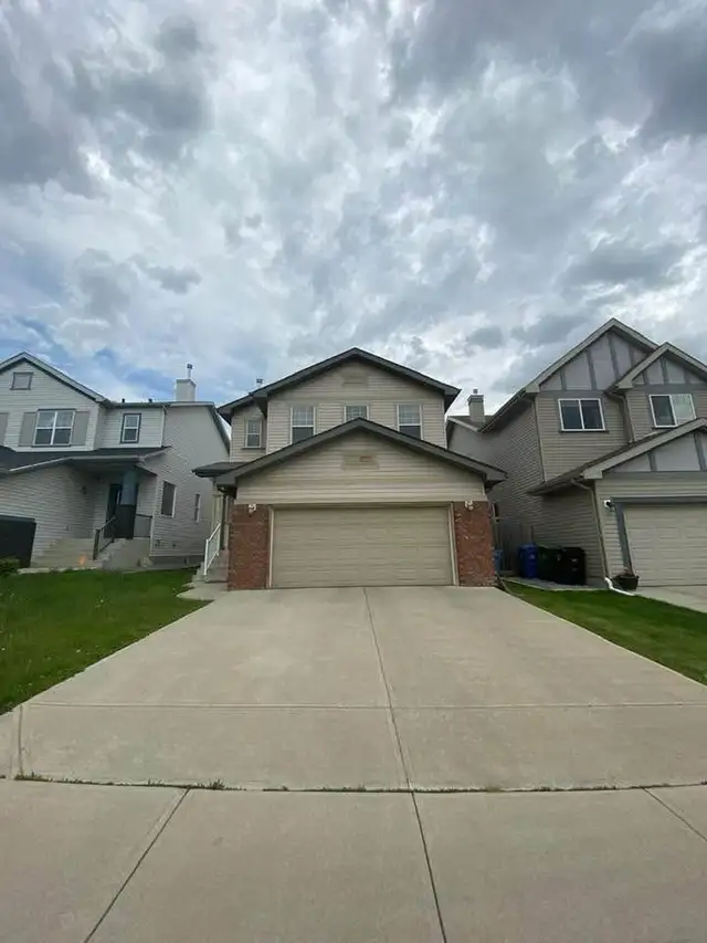 3 bedroom home for rent in Evanston NW Calgary