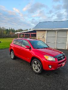 2011 Toyota Rav 4  Sport 4WD One Owner 4 cylinder - Photo 10