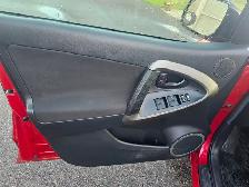 2011 Toyota Rav 4  Sport 4WD One Owner 4 cylinder - Photo 17