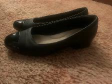 Clarke dress shoes. . Size 9. Hardly used. - Photo 3