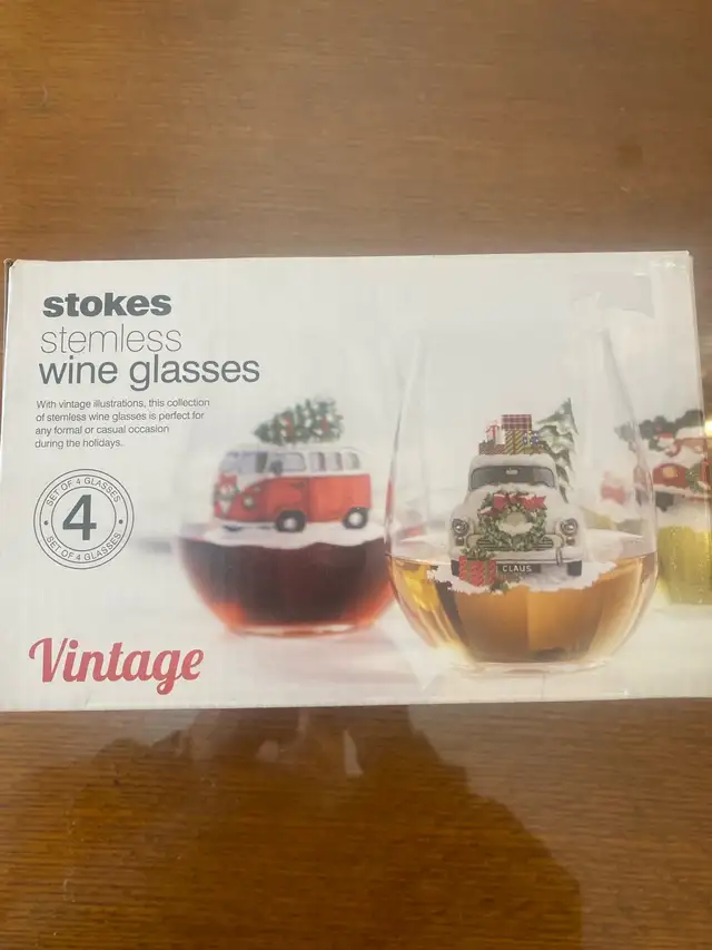 Wine Glasses ( new ) Christmas design