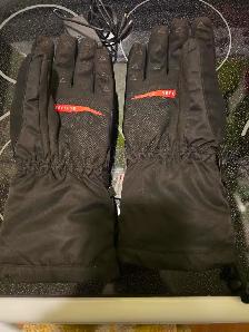 YEFEFYE Rechargeable Heated Gloves — Gently Used