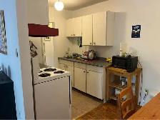 Bright 1-Bed   Balcony, Fairview — Cat Friendly - Photo 9