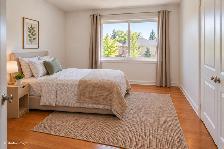 ROOM FOR RENT IN BARRHAVEN