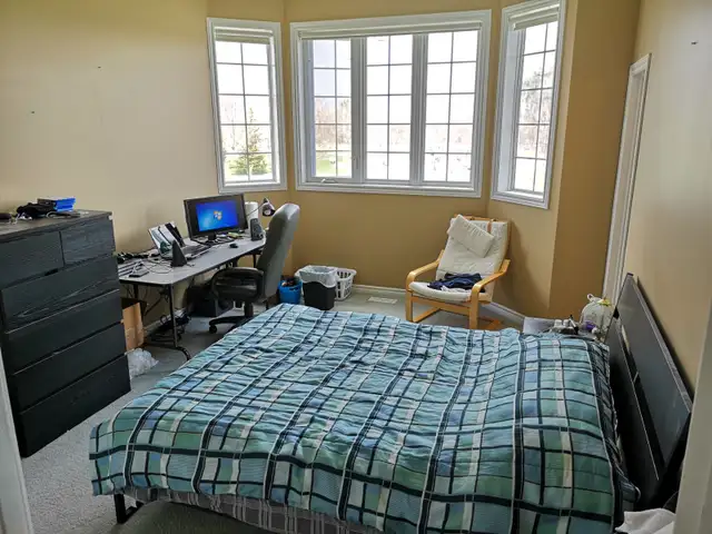 Furnished, PRIVATE Bath, Parking, Central, Immediate or Nov 01st