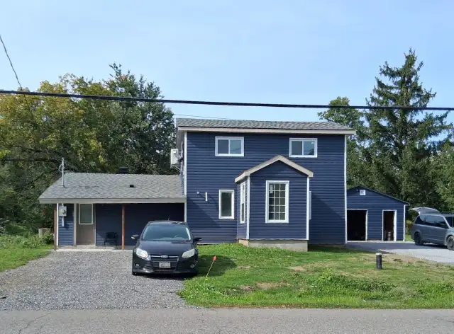 3 Bedroom Home with Large Garage in Vernon Ontario