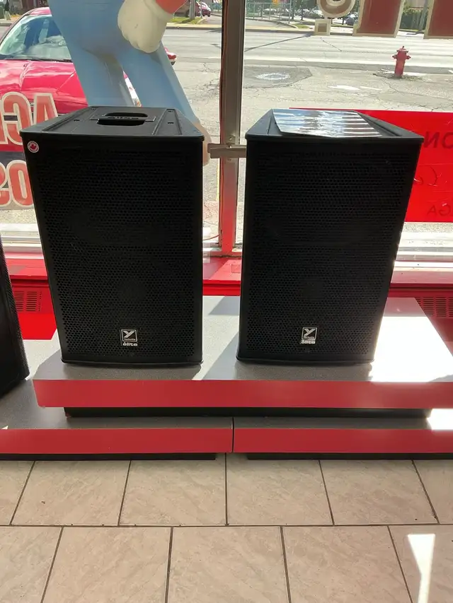 haut parleur Yorkville élite ef12p a 1500$ chaque