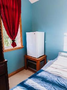 ️ Furnished Room with Mountain Views – Tuscany, NW Calgary - Photo 3