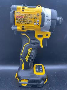 DEWALT 1/4" 3-SPEED HIGH TORQUE IMPACT DRIVER DCF860 - Photo 2