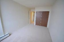 1 Bedroom in Ottawa South ~ Available now, large balconies - Photo 8
