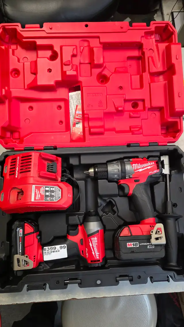Milwaukee M18 Brushless Hammer Drill Impact Driver Kit - NEW