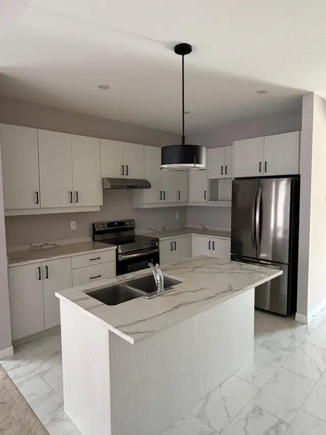 4 Bedroom 3.5 bathroom home available NOW