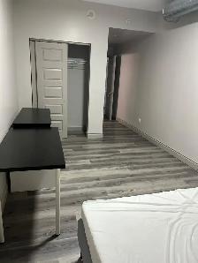 Spaciuos bedrooms with private bath - Photo 5