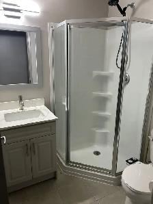 Spaciuos bedrooms with private bath - Photo 6