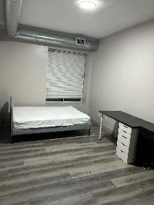 Spaciuos bedrooms with private bath - Photo 7