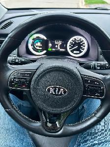 2017 Kia Niro Hybrid - Photo 8