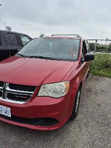 Used 2012 Dodge Grand Caravan SXT Minivan, Van (AS-IS)