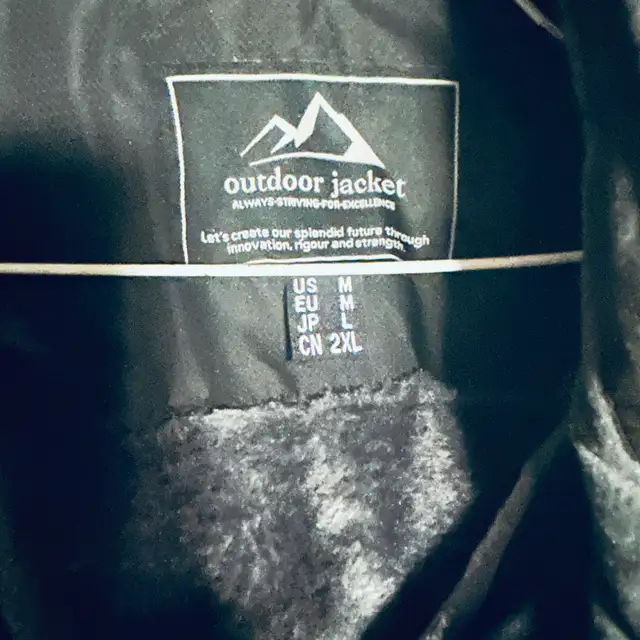 MENS NEW WINTER OUTDOOR JACKET/HOODAS PICTURED-
