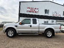 2010 Ford Super Duty F-250 SRW XLT- LOW KMS! WARRANTY INC, 5TH W - Photo 2