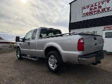 2010 Ford Super Duty F-250 SRW XLT- LOW KMS! WARRANTY INC, 5TH W - Photo 3