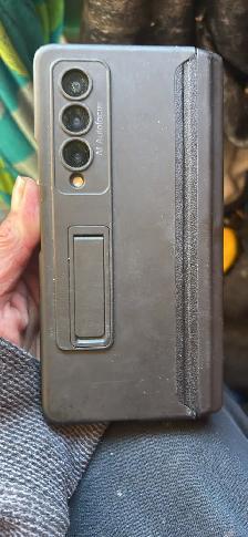 we have a razr Motorola 2025 and a Samsung flip