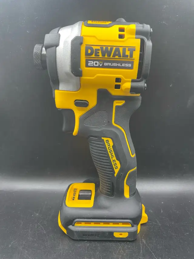 DEWALT 1/4" IMPACT DRIVER DCF850