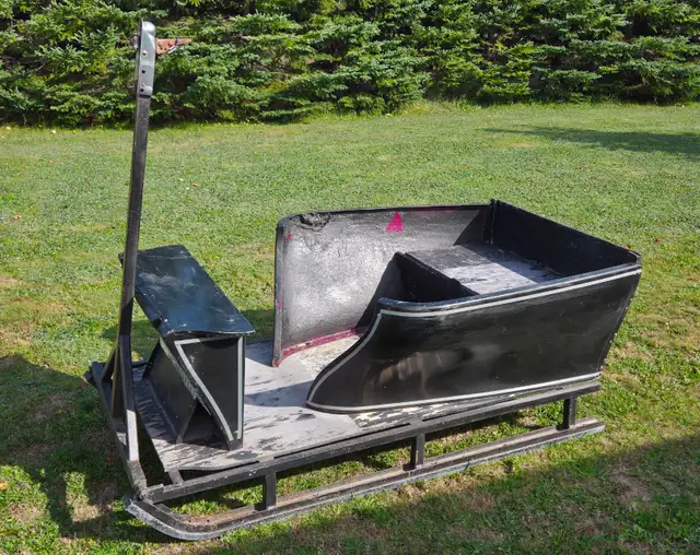 Sled / Traineau