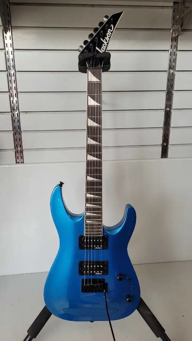 Jackson Dinky Archtop w/Whammy Bar (31742299)