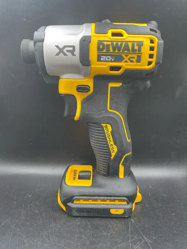 DEWALT 1/4" IMPACT DRIVER DCF845