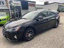 2020 Hyundai Elantra Essential 6-SPEED MANUAL! - Photo 2
