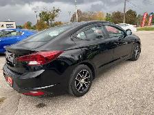 2020 Hyundai Elantra Essential 6-SPEED MANUAL! - Photo 5