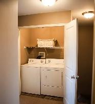 4 bedroom 1.5 baths - Townhouse - Photo 8