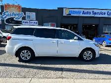 2016 Kia Sedona mini van - Photo 3
