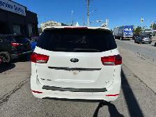 2016 Kia Sedona mini van - Photo 5