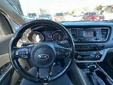 2016 Kia Sedona mini van - Photo 17