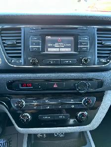 2016 Kia Sedona mini van - Photo 21