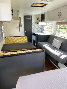 Palomino RV trailer - Photo 6