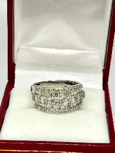 10k WG Baguette / Round cut Ring - Photo 7