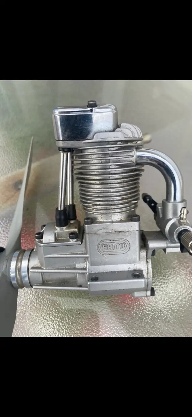 SAITO FA-100 4 stroke engine