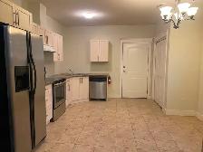 Bright & Spacious 2-Bedroom Legal Suite - Photo 4