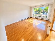 UNIQUE ! FAITES VITE !7 1/2, 4 CH, SOUS-SOL,COUR, GARAGE ! - Photo 2
