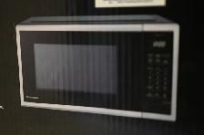 Microwave Oven Panasonic Model NN-SU55QS Brand New in box - Photo 8