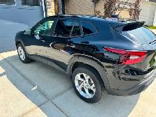 2025 Chevrolet Trax - Photo 2