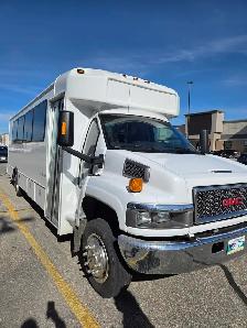 24 Passenger 2007 GMC Glaval Shuttle