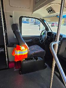 24 Passenger 2007 GMC Glaval Shuttle - Photo 7