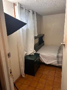 ROOM FOR RENT 850 A MONTH AVAILABLE RIGHT AWAY - Photo 3