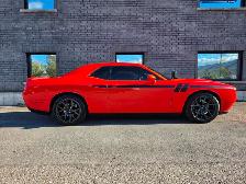 2017 Dodge Challenger SXT Plus / Flowmaster Exhaust / R/T 20'' W - Photo 11